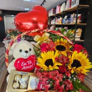 box floral com urso e chocolate